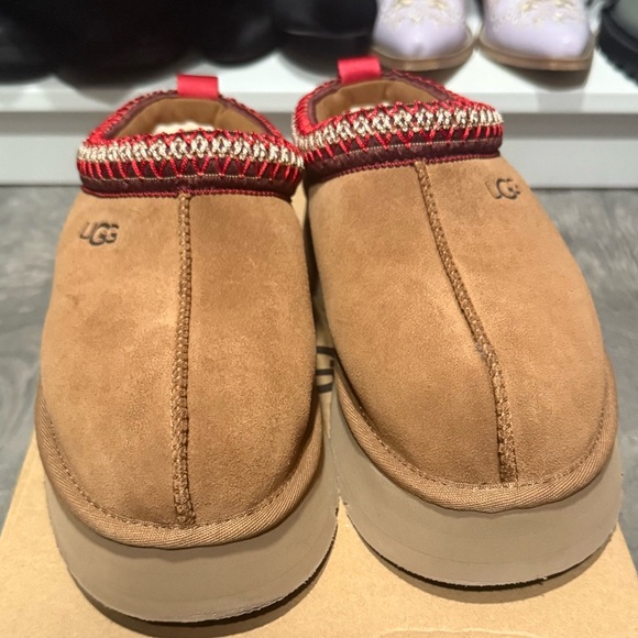 Brand New UGG Women's Chestnut Tazz II - Picture 4 of 8